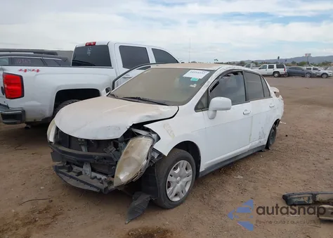 2011 Nissan Versa 1.8S z USA, uszkodzony, nr VIN 3N1BC1AP2BL444152